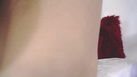 Snapshot of mia_downson chatting on December 9, 12:12 am Mia online show from December 9, 12:12 am