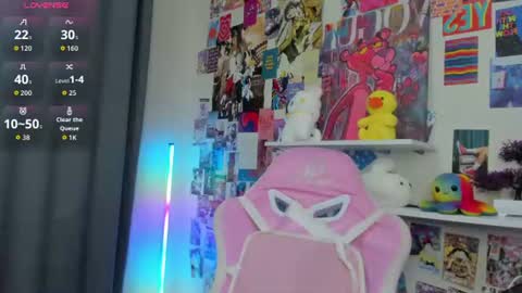 Mia online show from July 7, 6:47 am