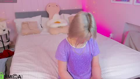 Mia online show from April 21, 2:51 am