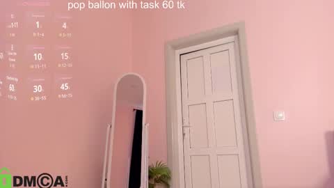 Mia online show from November 29, 9:17 am