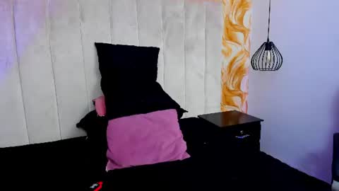 mia_ferrer18 online show from August 1, 4:19 pm