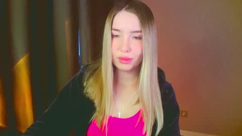 Mia online show from January 11, 6:35 am