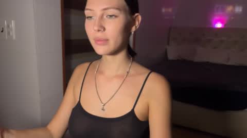 mia_floo online show from November 8, 5:27 pm