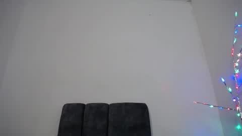 M I A online show from December 23, 10:54 am