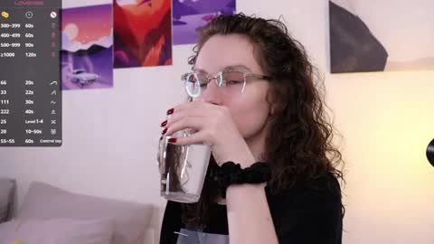 Mia  online show from March 16, 3:16 pm