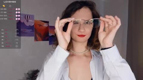 Mia  online show from February 17, 7:15 am