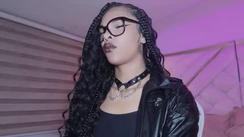 Mia online show from February 19, 3:16 am