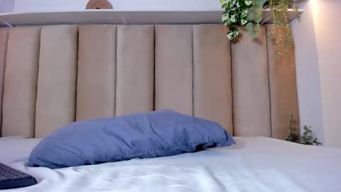  I am Mia  online show from February 26, 1:32 pm