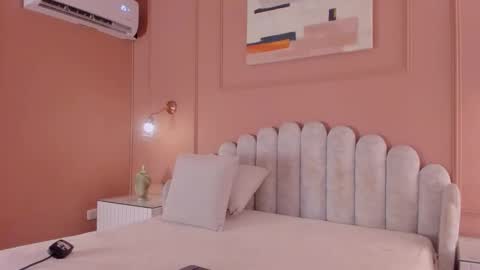 Mia online show from October 22, 3:42 am