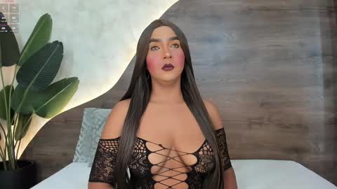 Snapshot of mia_lacy chatting on February 9, 7:19 pm mia_lacy online show from February 9, 7:19 pm