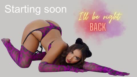 Snapshot of mia_lacy chatting on February 8, 1:32 am mia_lacy online show from February 8, 1:32 am