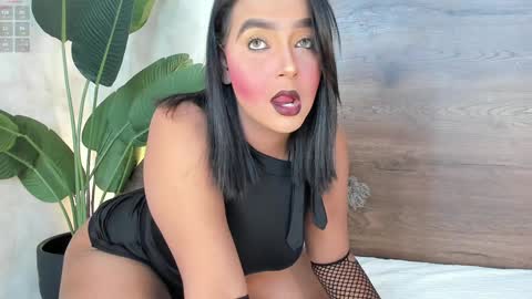 Snapshot of mia_lacy chatting on February 1, 7:44 pm mia_lacy online show from February 1, 7:44 pm