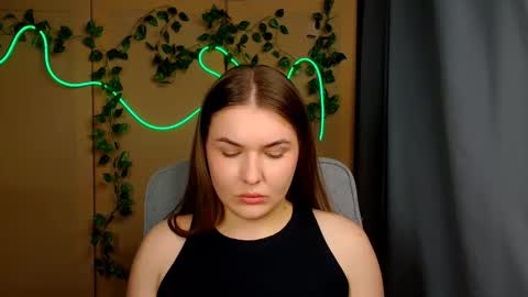 mia_lemm online show from May 15, 7:39 am