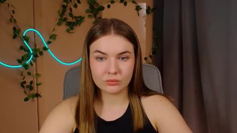 mia_lemm online show from May 7, 7:04 am