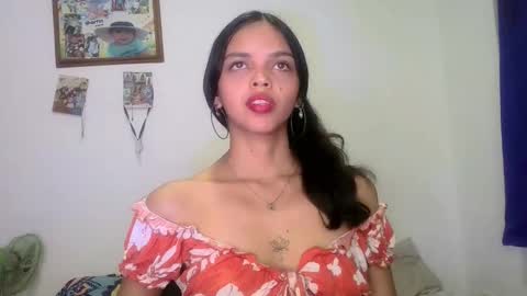 mia lucy 21 online show from December 5, 8:28 pm