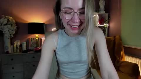 Mia online show from January 26, 1:47 pm