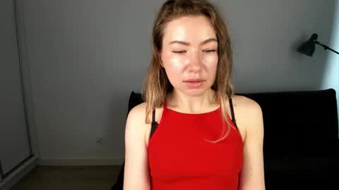 Mia online show from March 21, 7:58 am