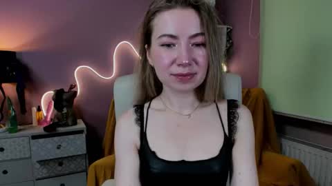 Mia online show from September 10, 6:36 am