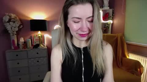 Mia online show from February 9, 7:59 am