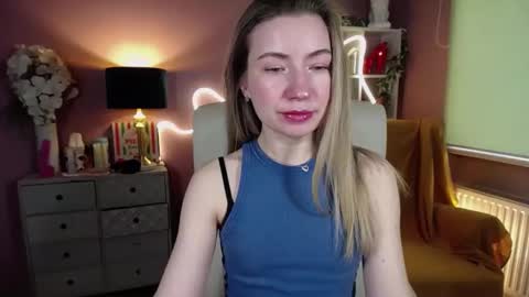 Mia online show from February 11, 10:47 am