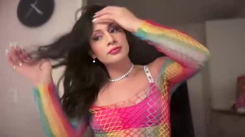 Snapshot of mia_mattel chatting on December 14, 2:21 pm 333 online show from December 14, 2:21 pm