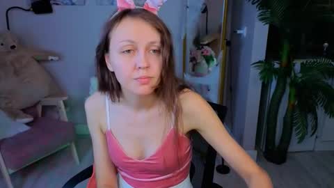 mia_meowxkiss online show from October 24, 4:30 pm