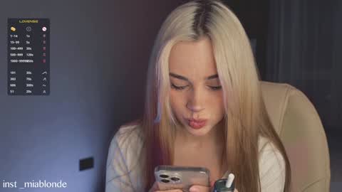 mia_milagros online show from December 2, 2:02 am