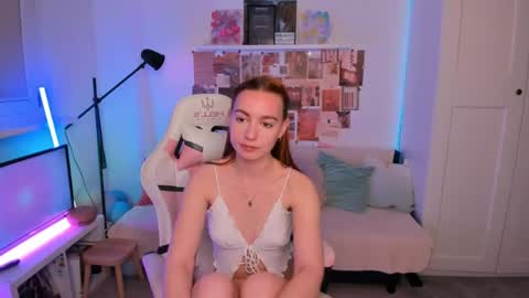 Mia online show from April 11, 2:38 am