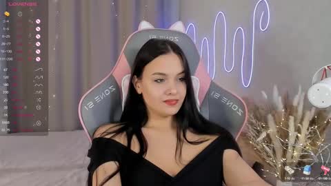 Mia online show from February 16, 11:49 am