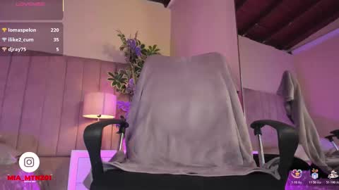 mia_mtnz02 online show from March 26, 3:56 am