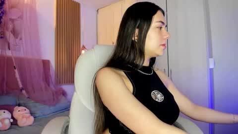 Mia Nevaeh - follow me online show from March 2, 8:59 pm