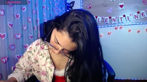 Snapshot of mia_petitebaby chatting on February 7, 3:02 am Ma online show from February 7, 3:02 am