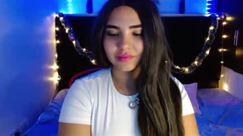 Mia  online show from December 26, 1:54 pm