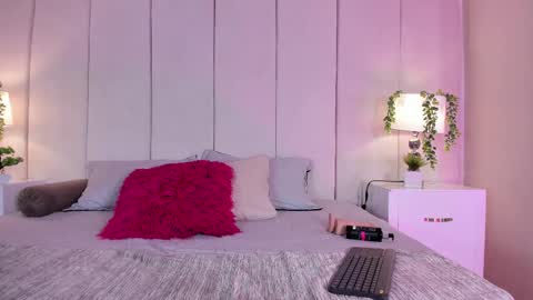 Snapshot of mia_rousse25 chatting on September 9, 1:55 pm mia rousse25 online show from September 9, 1:55 pm