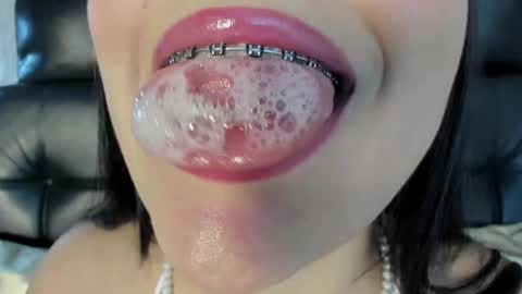 Mia Roux online show from November 14, 3:52 am