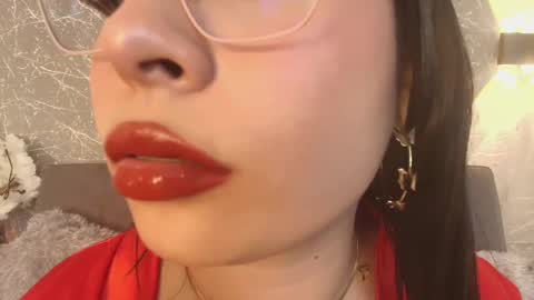 Snapshot of mia_roux13 chatting on February 10, 12:52 am Mia Roux online show from February 10, 12:52 am