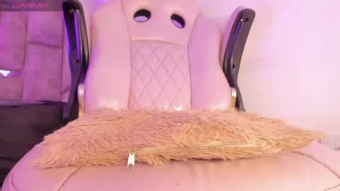 mia_royal online show from April 17, 10:45 pm