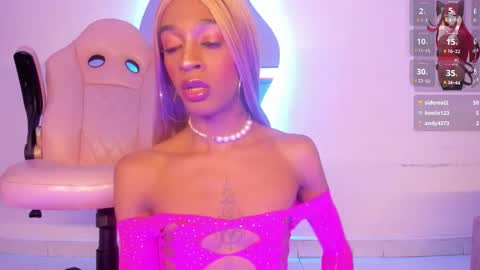 mia_royal online show from November 21, 11:47 pm