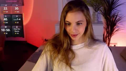 Mia online show from November 28, 6:43 am