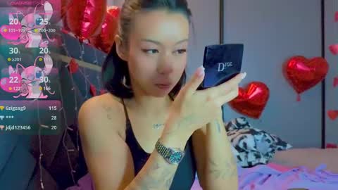 Mia online show from February 21, 12:39 pm