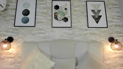 Snapshot of mia_slutty_ chatting on December 4, 5:43 am Mia online show from December 4, 5:43 am