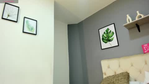 mia_smith_x online show from December 4, 11:26 pm