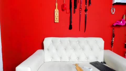 Mia sophiia online show from February 11, 7:54 am