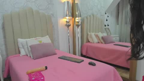mia_tentacion__ online show from June 11, 3:37 am