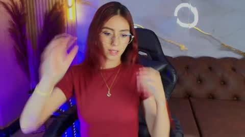 Mia online show from October 7, 1:51 pm