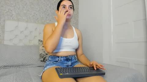 Mia online show from November 1, 12:26 pm