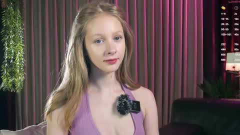 Mia online show from November 26, 4:15 pm