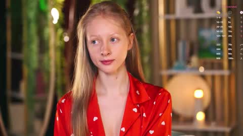 Mia online show from March 11, 10:07 am