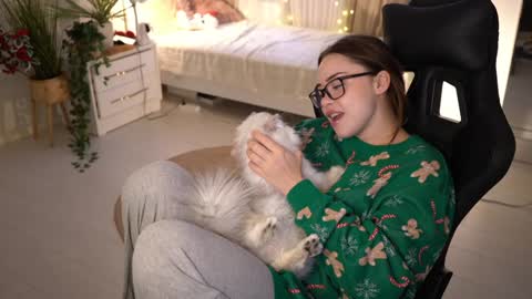 Snapshot of mia_vixen_ chatting on January 8, 7:34 am VixenMia online show from January 8, 7:34 am