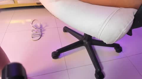 mia_vy online show from February 10, 3:20 am